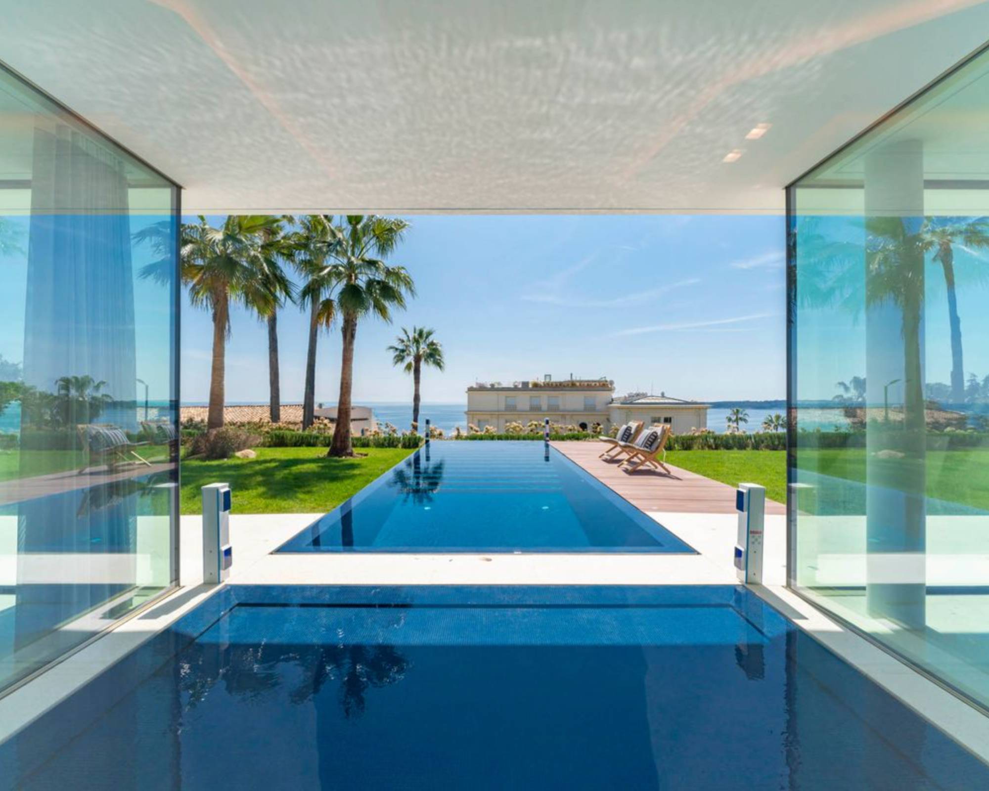 Villa Ophelia is a private domain in Cannes Californie. 